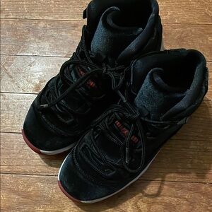 Black and Red Men's Sneakers